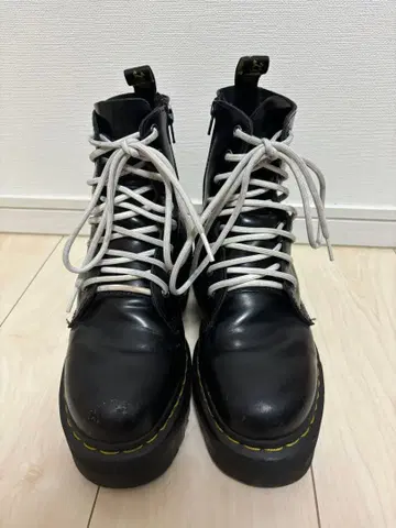 닥터마틴 JADON 블랙 통굽 워크 부츠