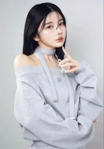 오프숄더 라메 맨투맨 상의 free size