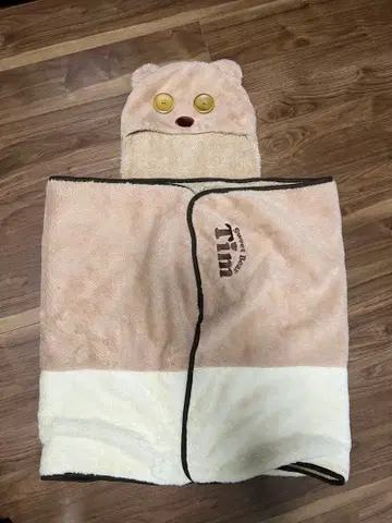 USJ 유니버셜 한정판 미니언 티모 후드 부착 판초 브라운