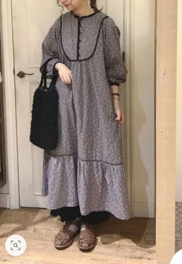 사만사 모스모스 꽃무늬 프린트 파이핑 원피스