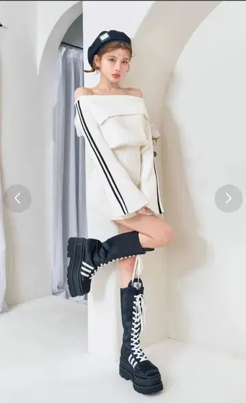 새상품 다리치 오프숄더 라인 니트 미니 원피스 Darich 화이트