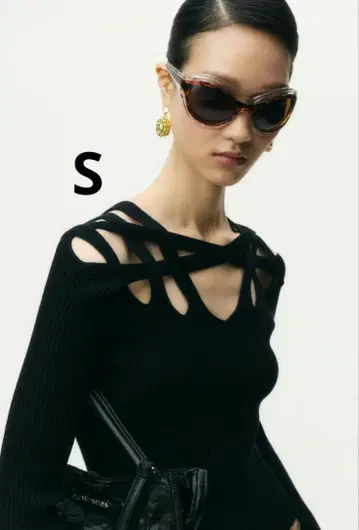 글렌 마르탱스 H&M 컷 아웃 리브 니트탑