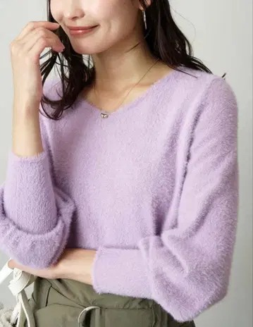 a.v.v 라벤더 V넥 벌룬 소매 니트 M 사이즈