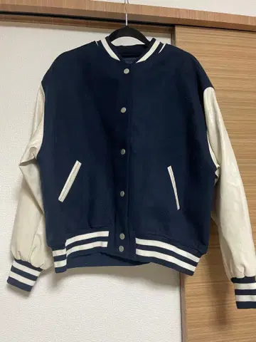 REDYAZEL 바시티 자켓 네이비/화이트