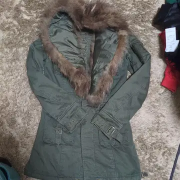 퍼가 달린 밀리터리 자켓