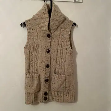 어반 리서치 베이지 케이블 니트 베스트