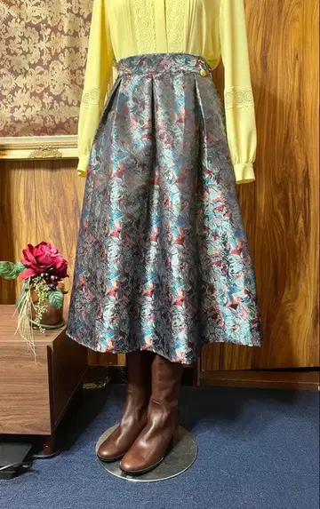 라핀 이번 시즌 가을/겨울 제품 자카드 직조 은은한 광택 플레어 스커트