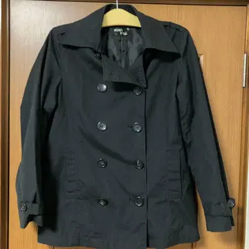 블랙 더블 브레스트 트렌치코트