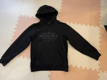 patagonia 블랙 후드티 S 사이즈