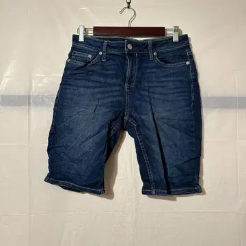 새상품급 Calvin Klein Jeans 숏팬츠 다크 블루