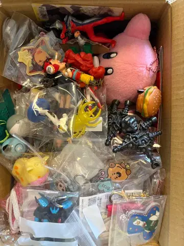 논장르 캐릭터 굿즈 묶음 판매 86점 사이즈 60