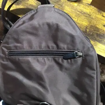 브라운 나일론 백팩