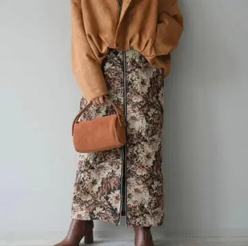 신상 Lumier 뤼미에 고블랑 타이트 스커트 베이지