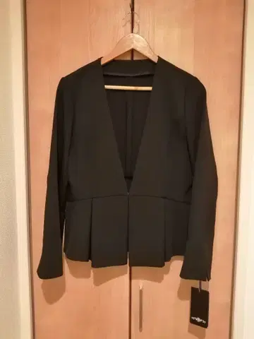 택 포함 새상품 루일 에 부티크 블랙 노카라 자켓