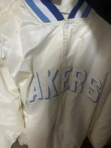 레이커스 바시티 자켓 화이트 Los Angeles 자수