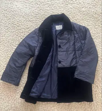 벨로아 퍼프 하프 코트 절개 네이비