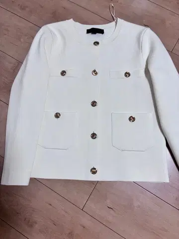ZARA 화이트 노카라 자켓