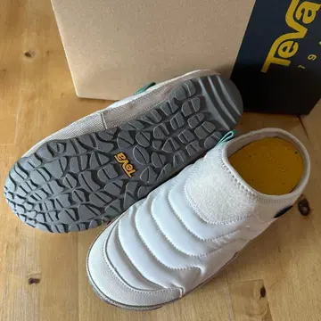 새상품 Teva REEMBER 슬립온 화이트 23cm