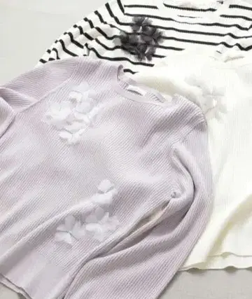 프로포션 바디 드레싱 플라워 모티브 니트 라벤더