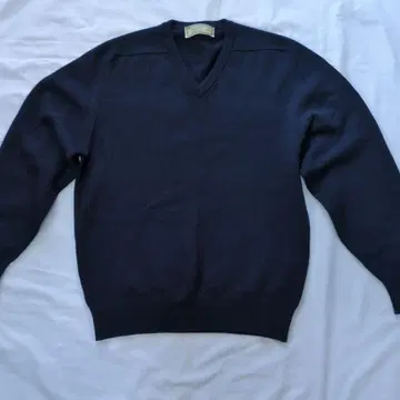 쉽스 다크 네이비 스웨터 V넥
