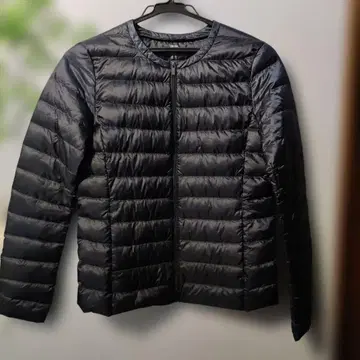 새상품급 UNIQLO 울트라 라이트 다운 네이비 M 여성용