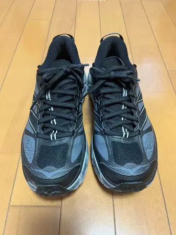 호카 트레일 러닝화 블랙/그레이 25.0cm