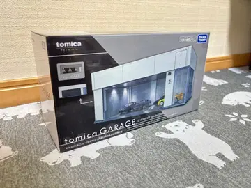토미카 차고 SILVER WHITE Standard Edition