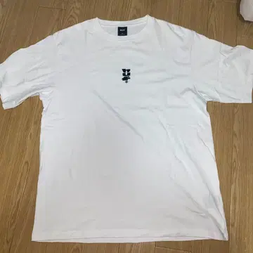 HUF 화이트 티셔츠 M