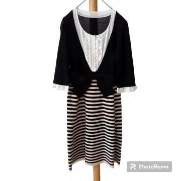 UNIVERVAL muse [ XS ] 무릎 기장 원피스 프릴 앙상블