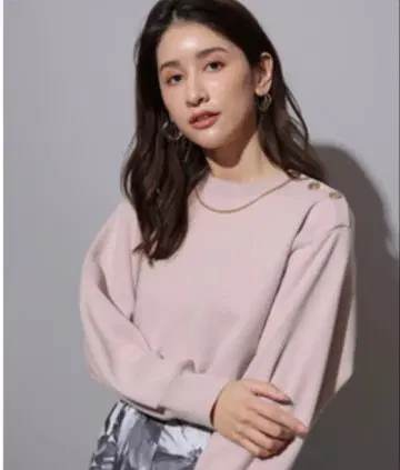 새상품 택 포함 저스길리티 포인트 체인 풀오버 상의 니트