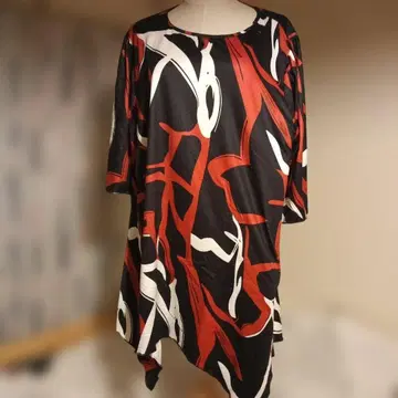 추상 패턴 반팔 T셔츠