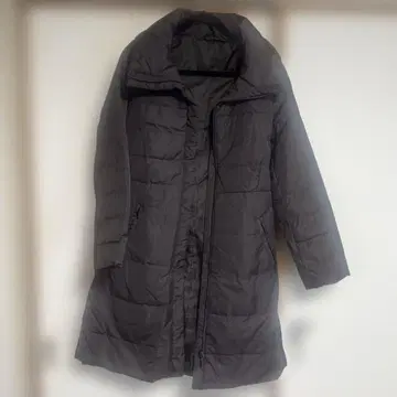 차콜 그레이 후드 부착 롱 다운 자켓