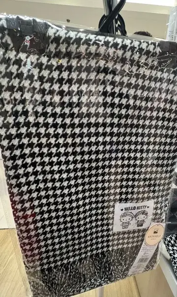 Sanrio 흑백 걸리시 쌍둥이 코디 키티 머플러 스톨