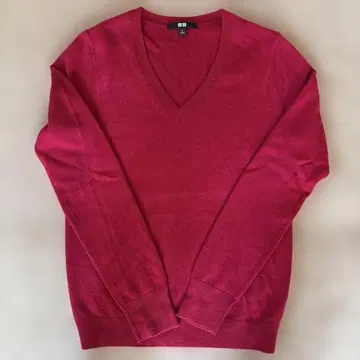 UNIQLO 빨간색 V넥 캐시미어 스웨터 S
