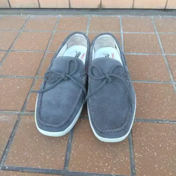 그레이 스웨이드 모카신 신발