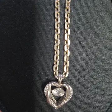 하트형 크리스탈 목걸이 레다