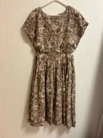 꽃무늬 허리 리본 포함 반팔 원피스