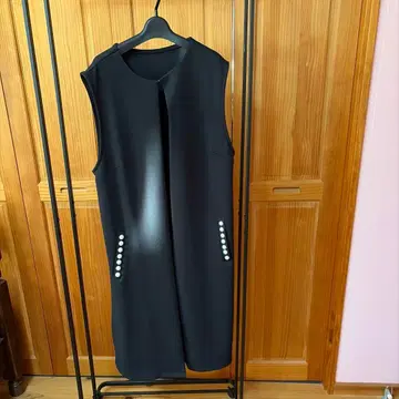 블랙 슬리브리스 베스트 S 사이즈