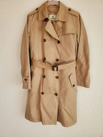 베이지 트렌치코트 탈부착 퀼트 베스트 포함