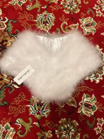 새상품 깃털 100% 퍼 숄 성인식 2025