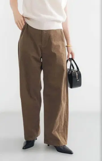 브라운 코듀로이 커브 팬츠