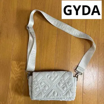 GYDA 퀼팅 숄더백