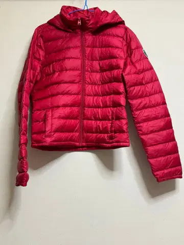Abercrombie&Fitch 빨간색 후드 부착 다운 자켓 M
