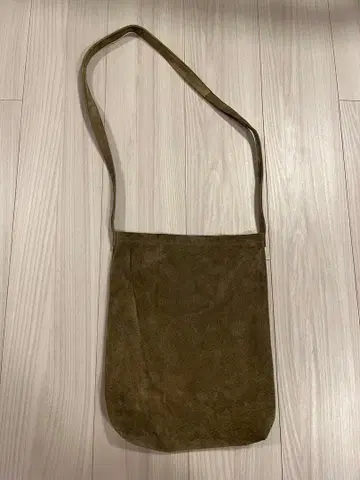 새상품 Hender Scheme pig shoulder big khaki