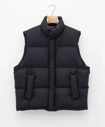 AURALEE SUPERLIGHT NYLON RIPSTOP DOWN 4