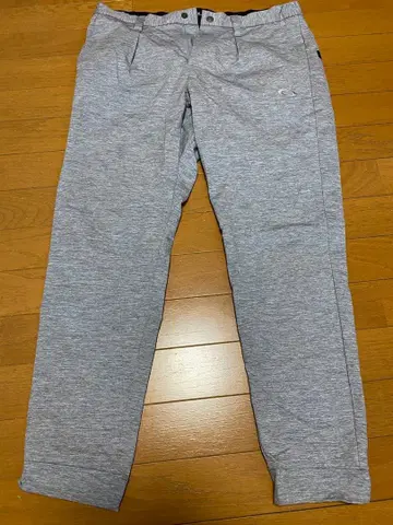[ 거의 새상품 ] 사이즈 M: Oakley 그레이 팬츠