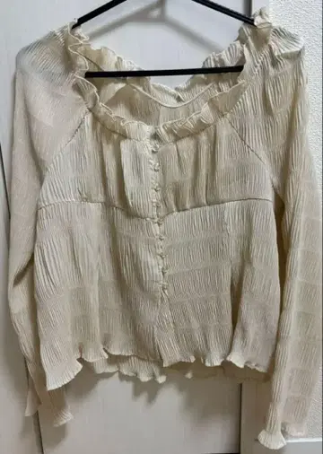 mystic 셔링 블라우스 베이지