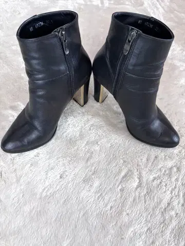 [ 중고품 ] 다이애나 DIANA 블랙 가죽 부츠 하이힐 22.5cm