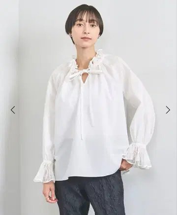 미사용 새상품 UNITED ARROWS 레이스 플리츠 프릴 블라우스