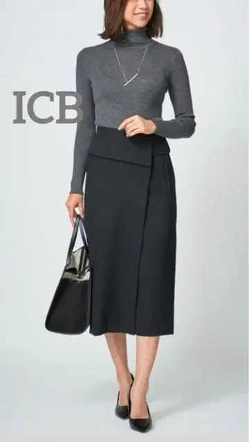 새상품급 ICB 랩 스타일 I라인 스커트 블랙 사이즈 2